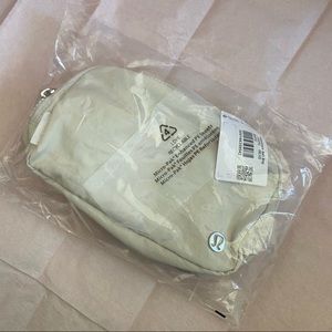 NWT WHITE OPAL Lululemon Everywhere Belt Bag